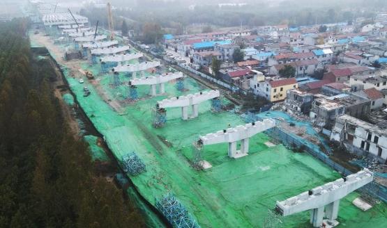 建设再提速！中建八二济宁共青团路北延高铁连接线项目完成主线盖梁施工